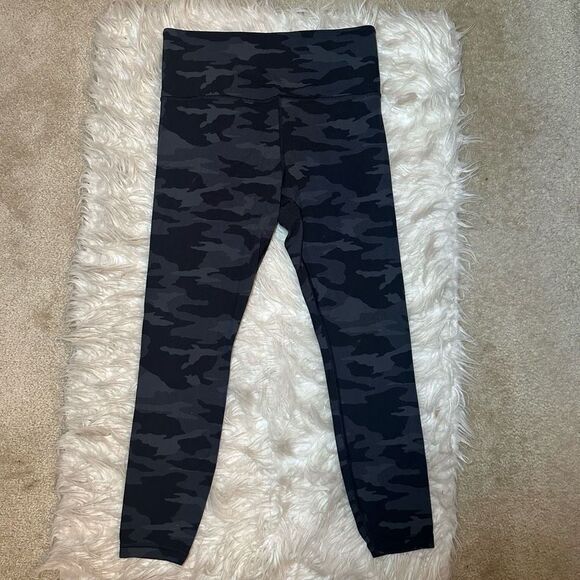 Athleta Elation Camo 7/8 Tight - Picture 3 of 10